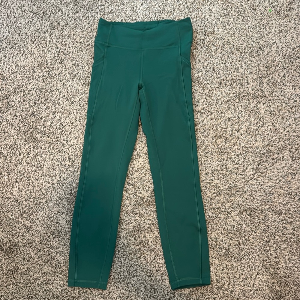 Lululemon’s emerald invigorate leggings